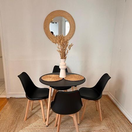 Chic Apartment On The Famous Shopping Rue Du Faubourg Saint-Honore Street Paris Exterior foto