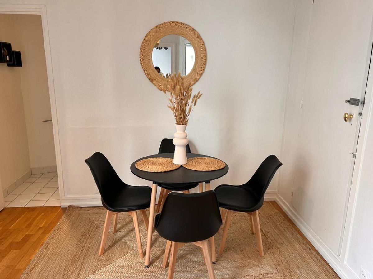 Chic Apartment On The Famous Shopping Rue Du Faubourg Saint-Honore Street Paris Exterior foto